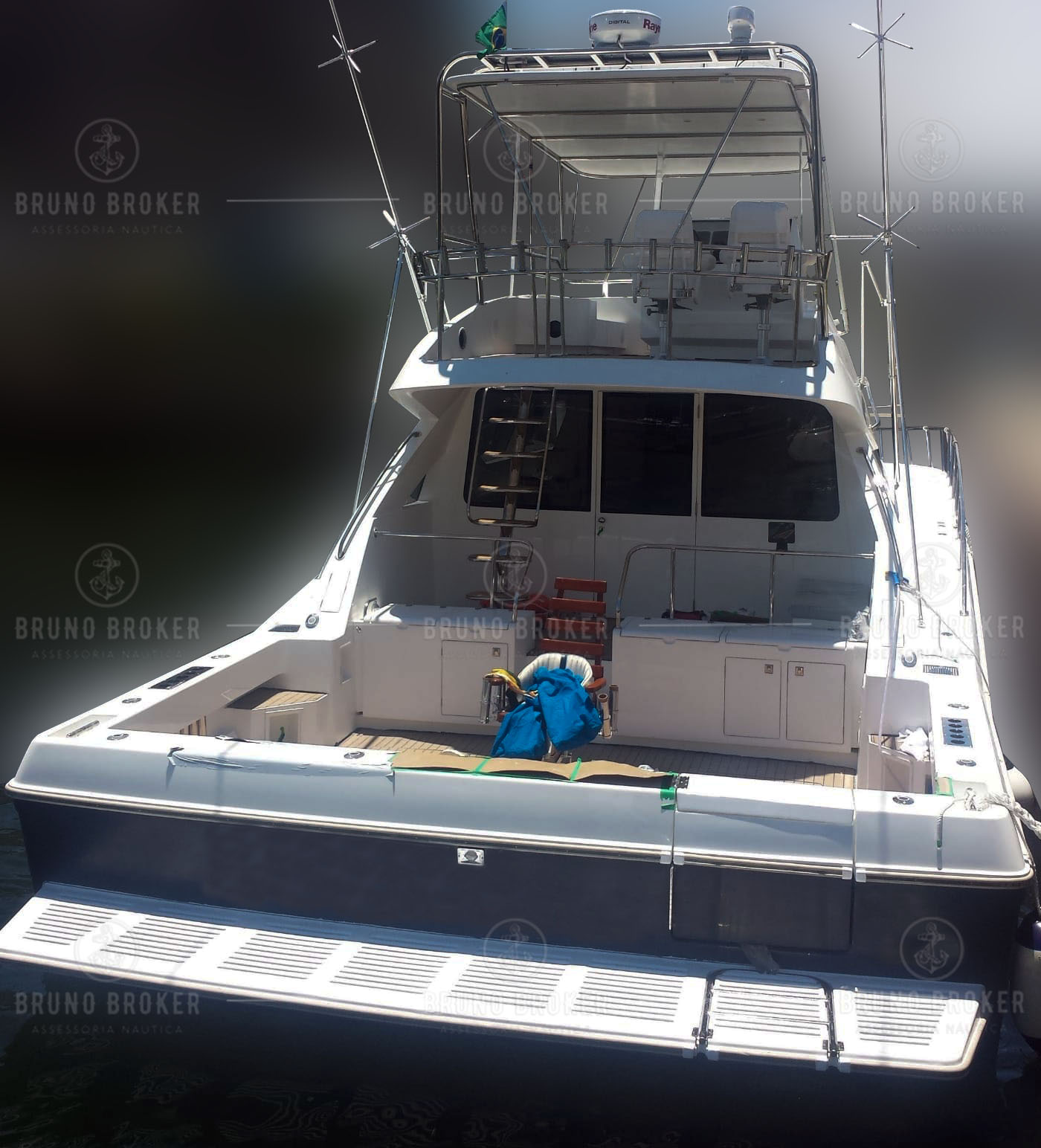 Lancha a venda Angra dos Reis Recon Boats 2014 em 2x IPS 1200 diesel IPS