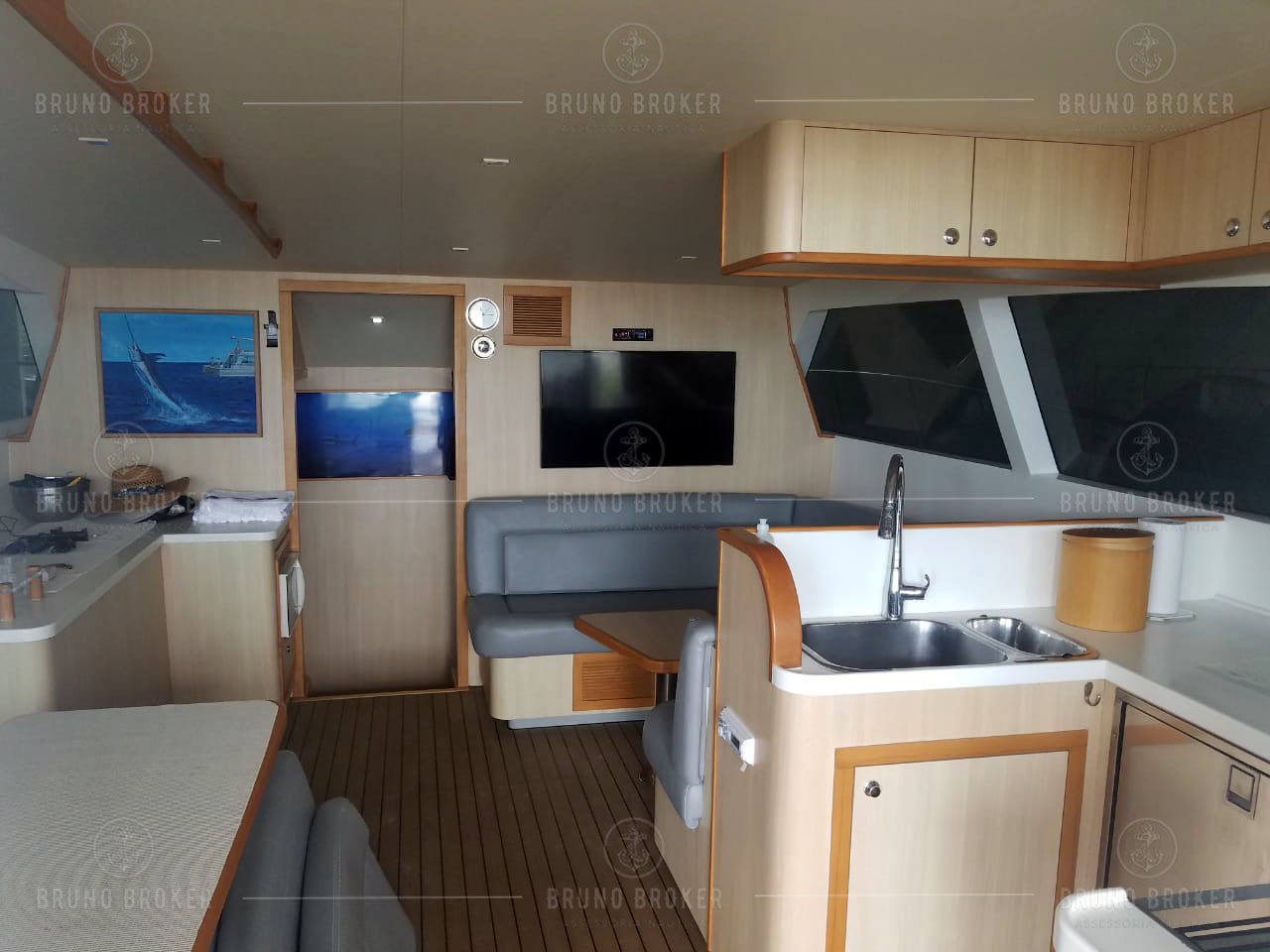 Lancha a venda Angra dos Reis Recon Boats 2014 em 2x IPS 1200 diesel IPS