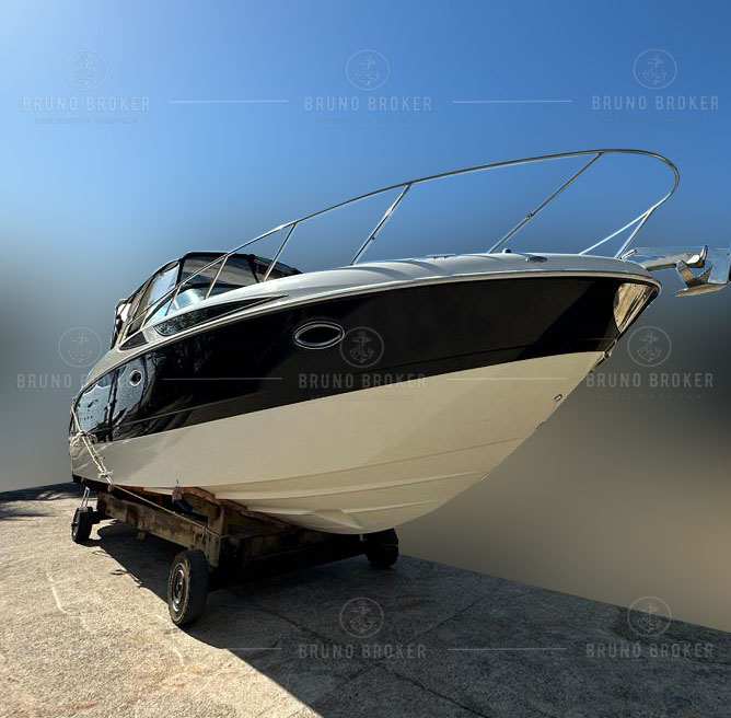 Lancha a venda em Angra dos Reis Bayliner 350 ano 2012 motores 2x Mercruiser QSD 270hp Diesel Rabeta