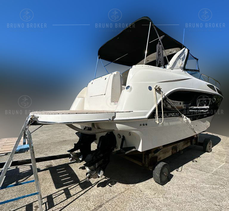 Lancha a venda em Angra dos Reis Bayliner 350 ano 2012 motores 2x Mercruiser QSD 270hp Diesel Rabeta