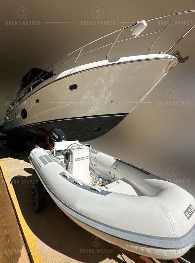 Lancha a venda Angra dos Reis Ferretti 2008 em 2x MAN 900 diesel pé de galinha