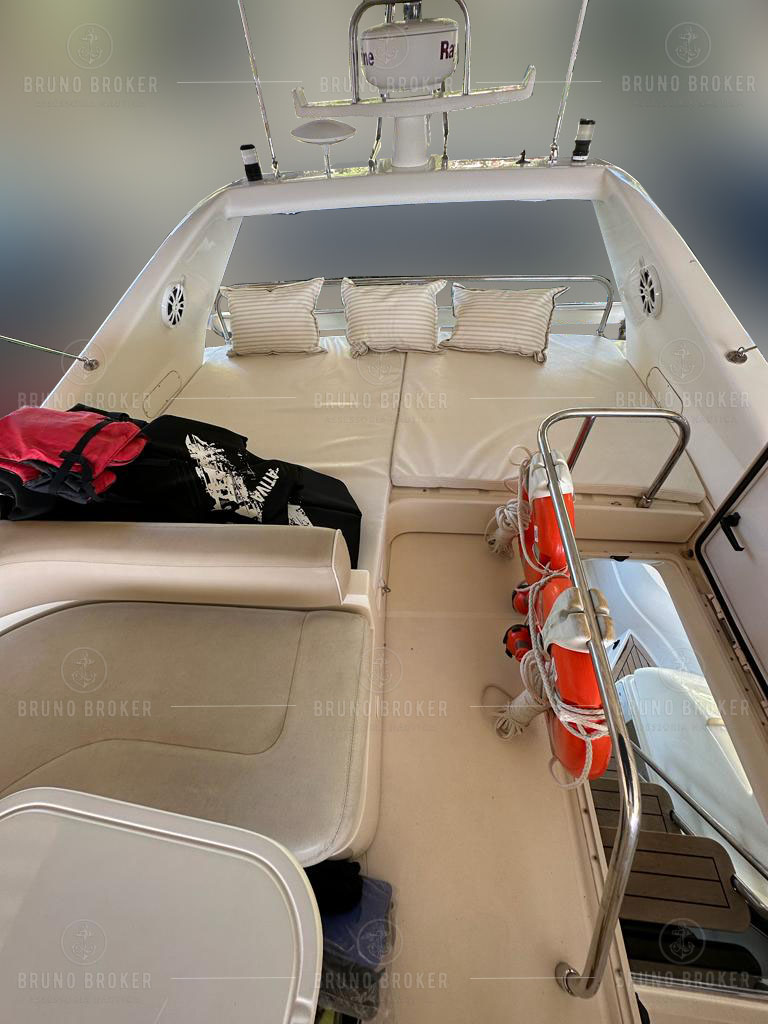 Lancha a venda Angra dos Reis Ferretti 2008 em 2x MAN 900 diesel pé de galinha