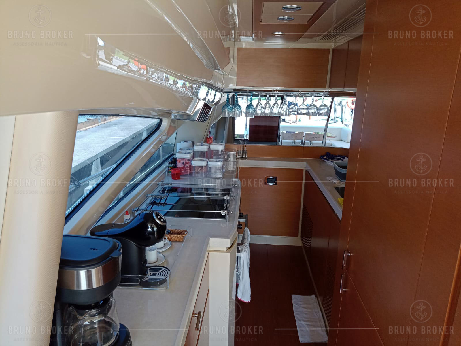 Lancha a venda Angra dos Reis Azimut 2015 em 2x Man 1400 diesel pé de galinha
