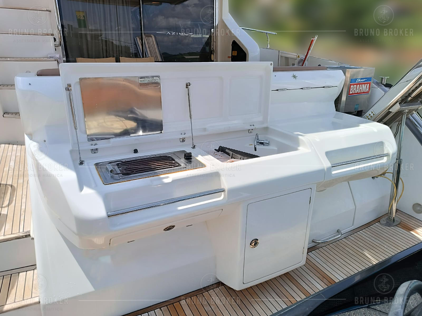 Lancha a venda Angra dos Reis Azimut 60 60 Pés ano 2016 em 2x Man 800hp diesel pé de galinha
