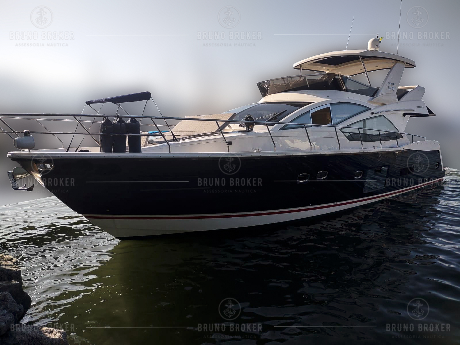 Lancha a venda Angra dos Reis Phantom 640 64 Pés 2015 em 2x Volvo Penta D13-900 diesel Pé de galinha
