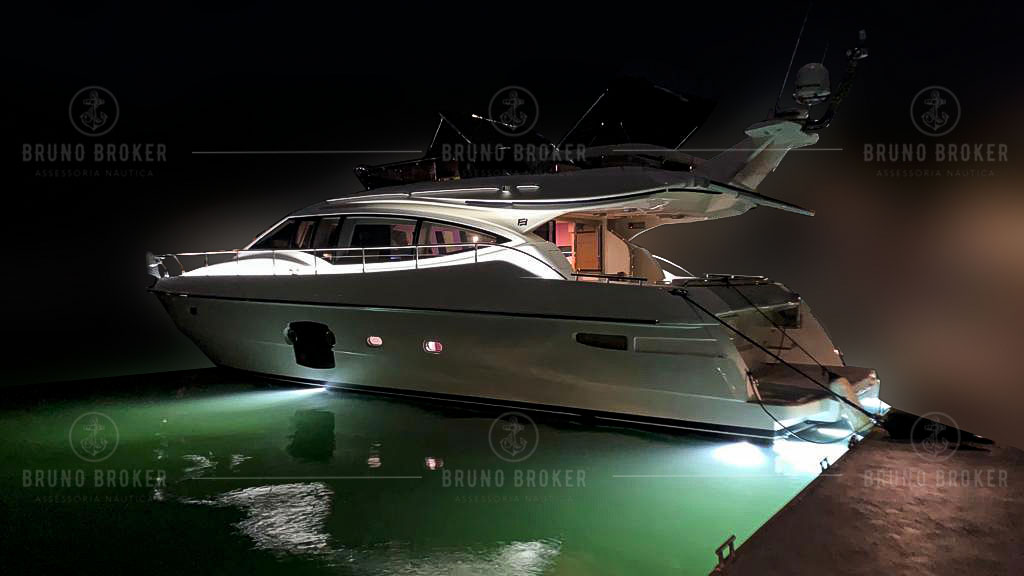 Lancha a venda Angra dos Reis Ferretti 620 Pés 62 ano 2013 em 2x MAN 1100 diesel pé de galinha