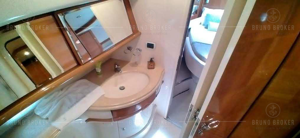 Lancha a venda Angra dos Reis Intermarine 600 Full 60 Pés 2006 em 2x Man 900 diesel Pé de galinha