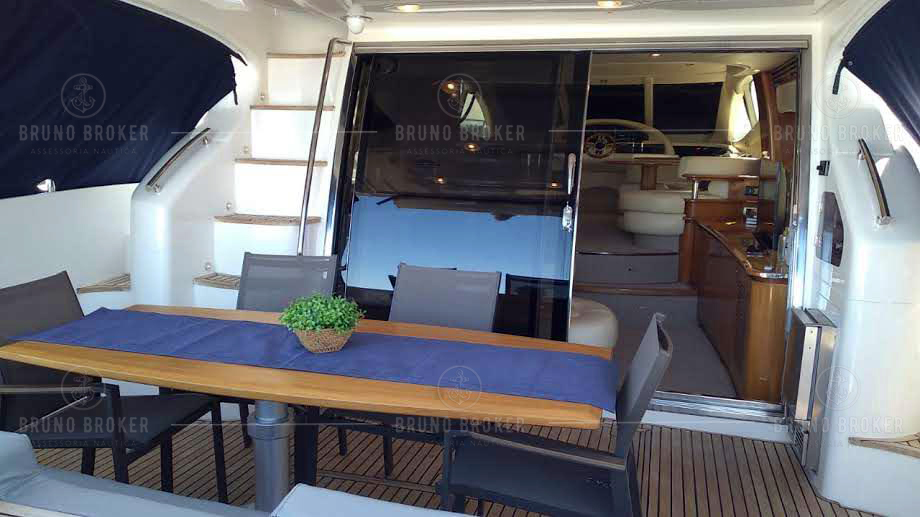 Lancha a venda Angra dos Reis Intermarine 600 Full 60 Pés 2006 em 2x Man 900 diesel Pé de galinha