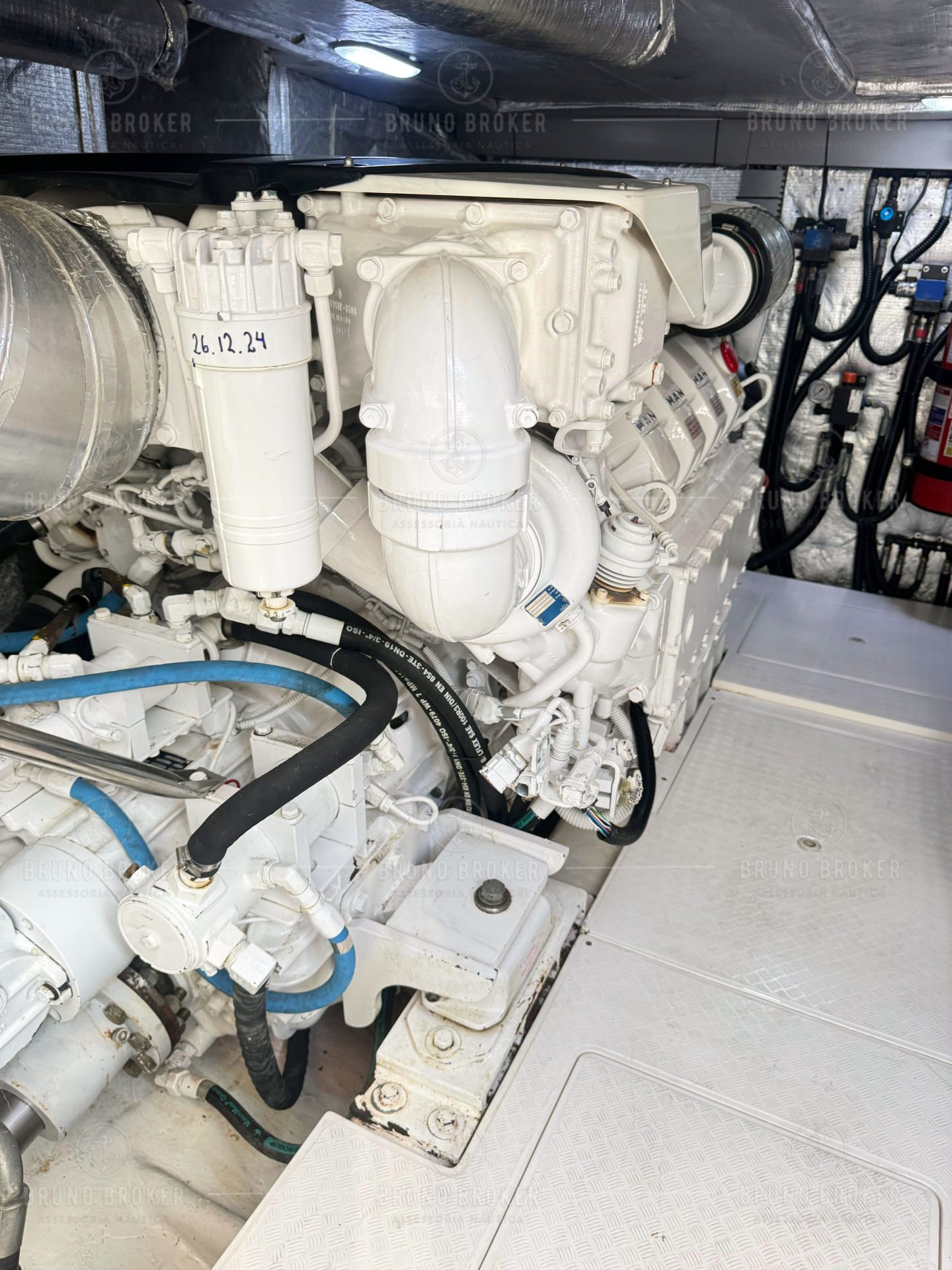Lancha a venda Angra dos Reis Intermarine 65 65 pés 2014 em 2x MAN 1200 diesel pé de galinha