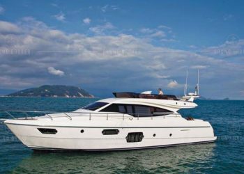Lancha a venda Angra dos Reis Ferretti 620 Pés 62 ano 2013 em 2x MAN 1100 diesel pé de galinha