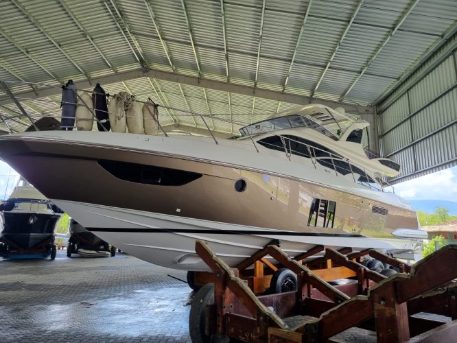 Lancha a venda Angra dos Reis Azimut 60 ano 2013 em 2x Man 800hp diesel pé de galinha