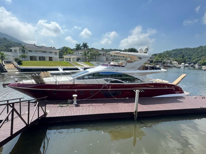 Lancha a venda Angra dos Reis Intermarine 65 65 pés 2014 em 2x MAN 1200 diesel pé de galinha
